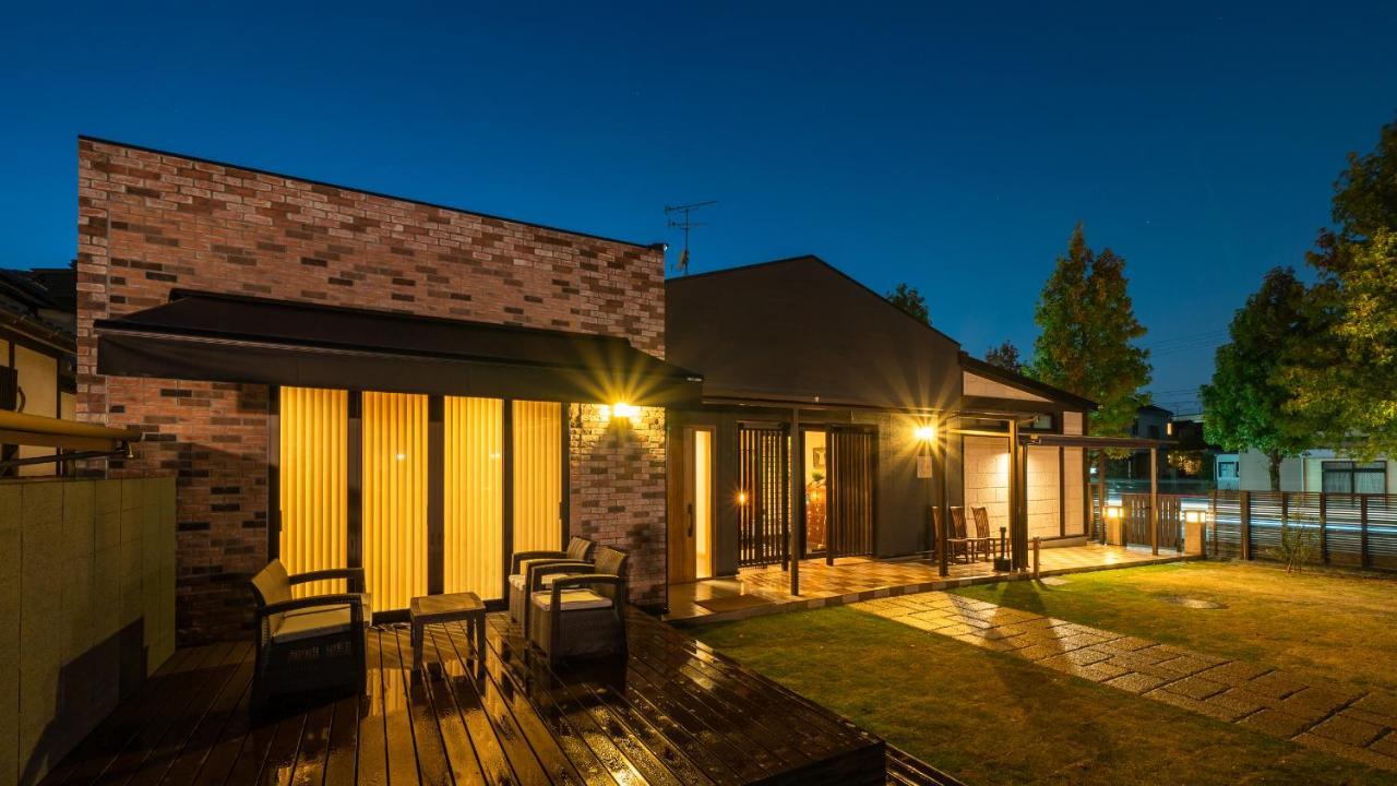 Villa 石の蔵 Hotel Сага Екстериор снимка