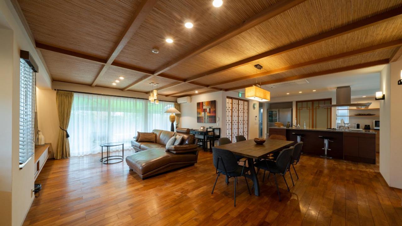 Villa 石の蔵 Hotel Сага Екстериор снимка